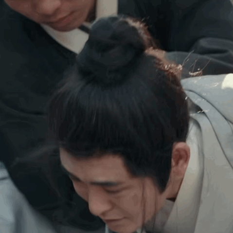 李欣泽魏廷瑜碎嘴子下线  魏廷瑜没担当，李欣泽却凭借演技，让这个角色有了灵魂。 