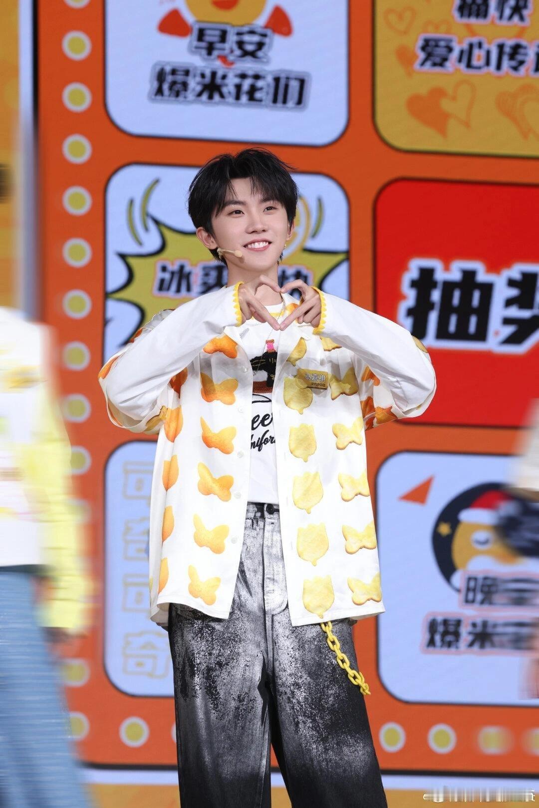 康师傅冰红茶这波沈阳见面会真的说来就来，马上就要开场了！24年的大合影还在我相册
