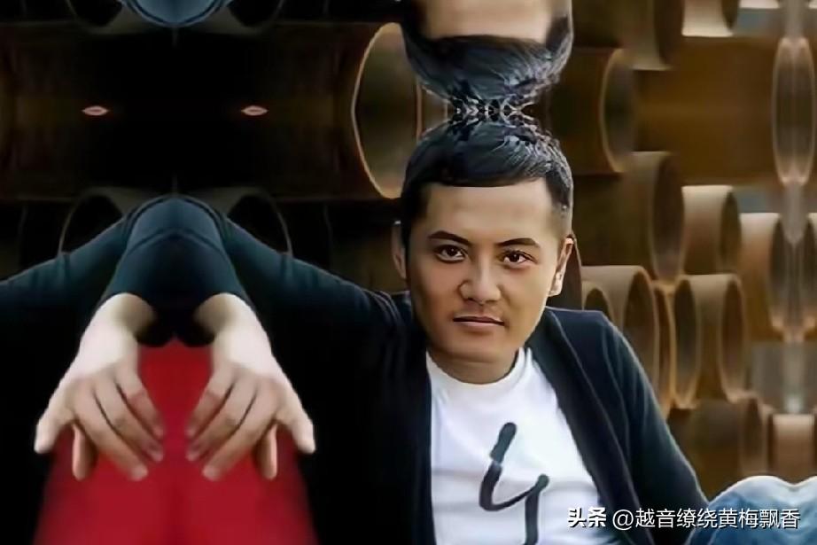 姬他在《主角》中饰演的黄正经，其演技值得称赞。他是一位颇具实力的性格演员，颜值在