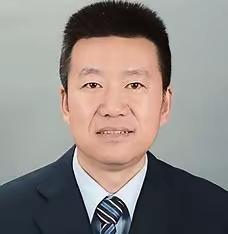 1985年，老山战场上，杨启良歼敌18人，转业后却遭地方恶霸刁难，他冷脸道：“我