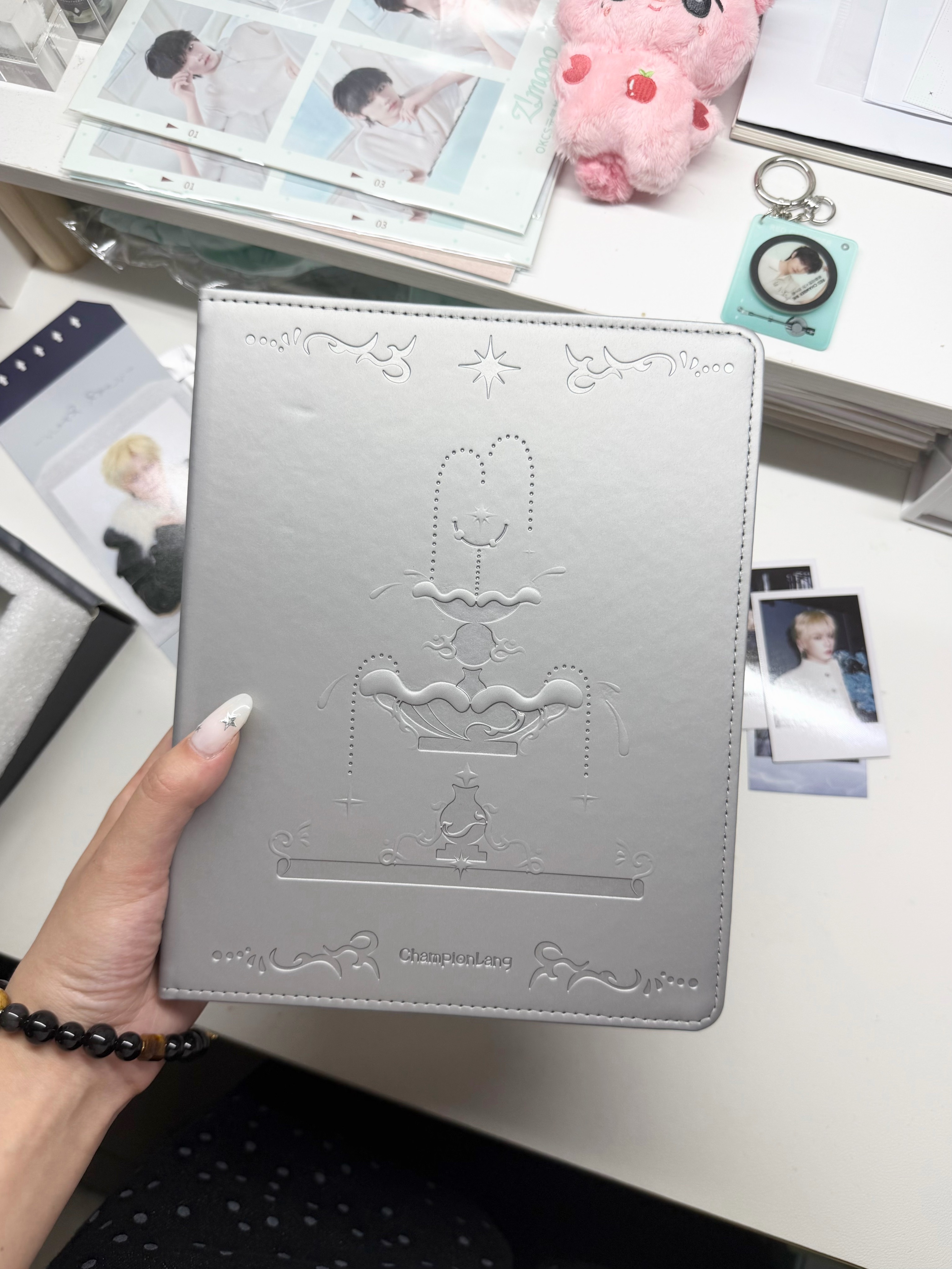 这卡册还怪高级的🤧😳 