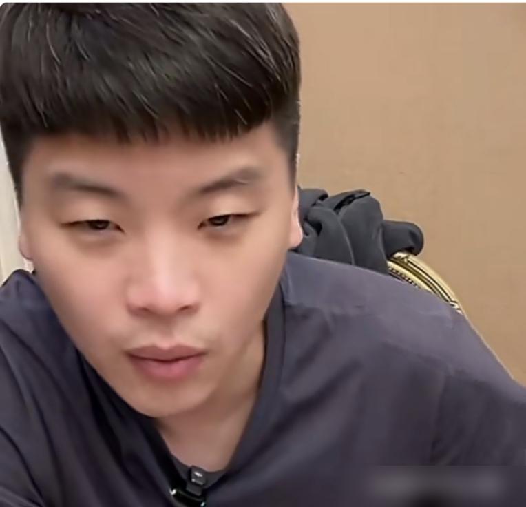 国手揭秘：樊振东根本不是输在技术，而是心。
 
奥运决赛，世锦赛决赛，樊振东一次