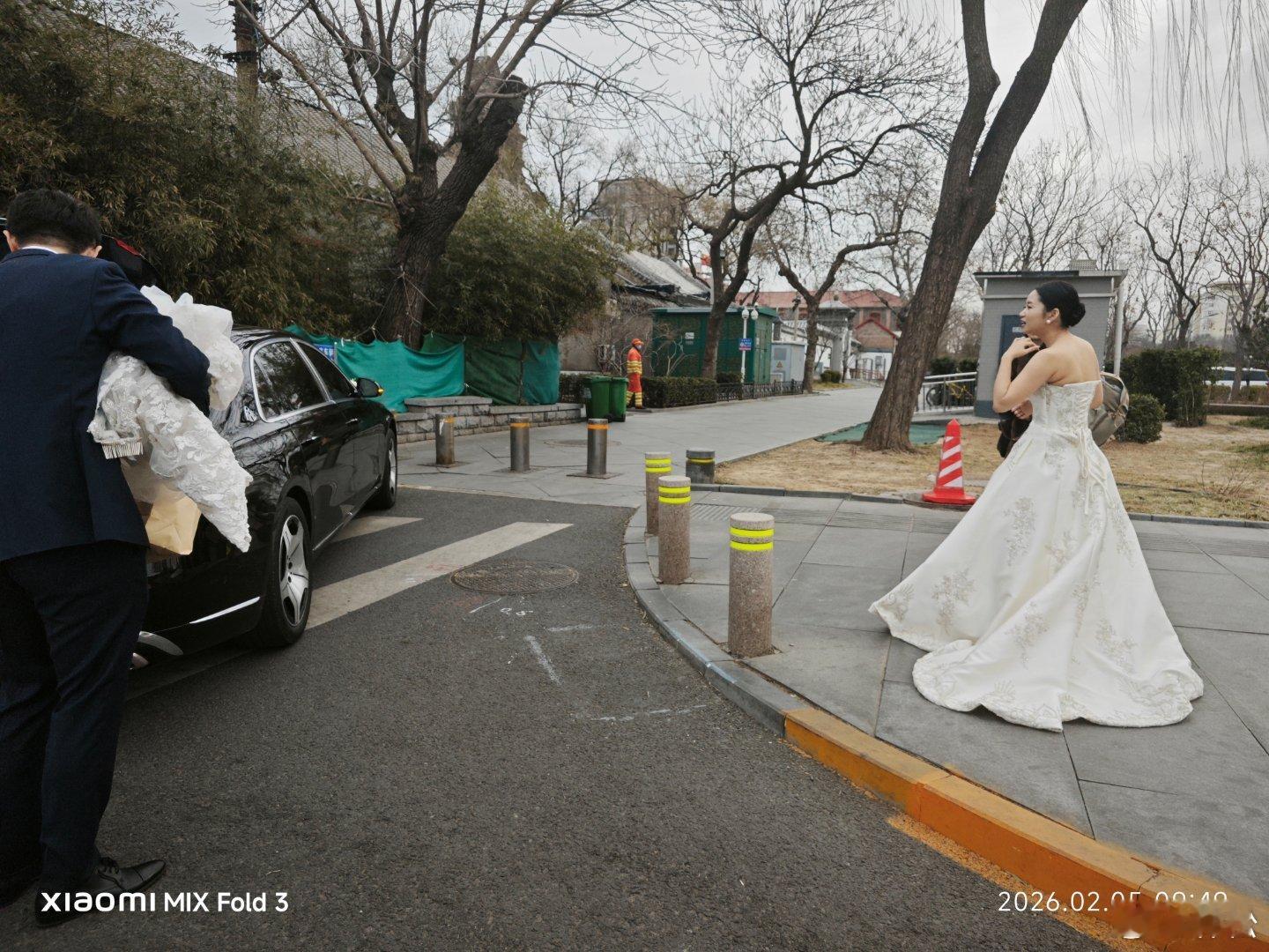 今天太冷了，上午十点半，还只有零度，而且有很大的北风，晚上要降温到零下八度。本来