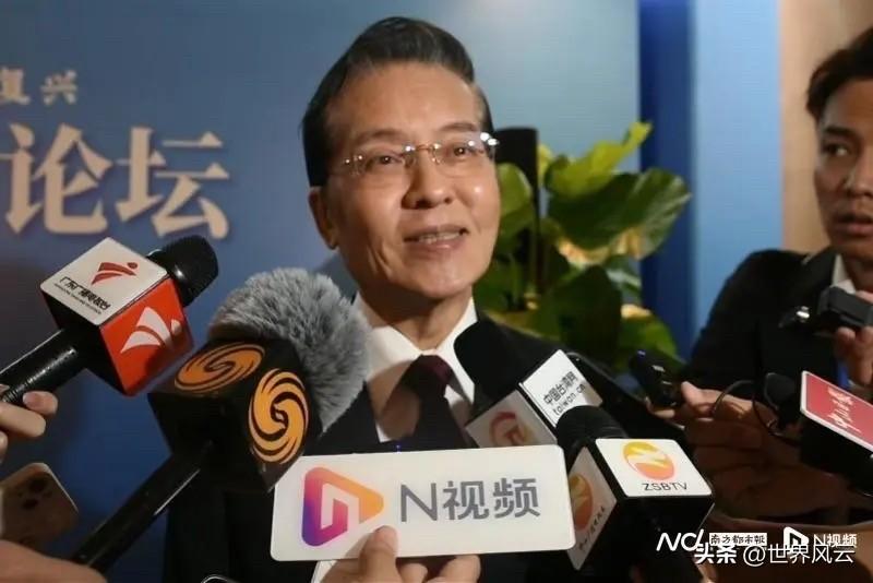 快讯！3月29日，国民党副主席张荣恭在接受记者采访时说：要和平就必须统一，不统一