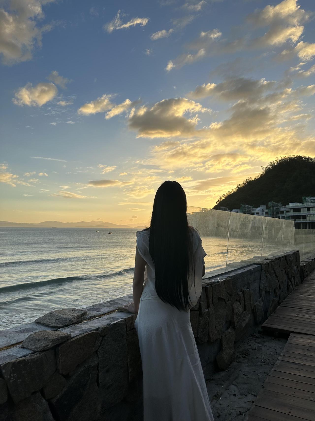 男人为啥找老婆？
为了晚上能睡着。
女人为啥找老公？
为了白天有依靠。

男人觉
