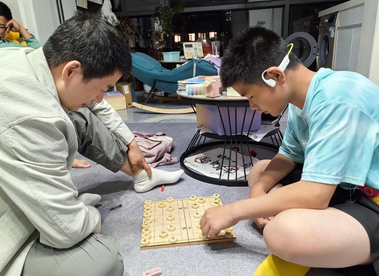异地夫妻哪是简单见一面啊，全是藏在背后的心酸和无奈（来回油费、路费、吃住花销，一