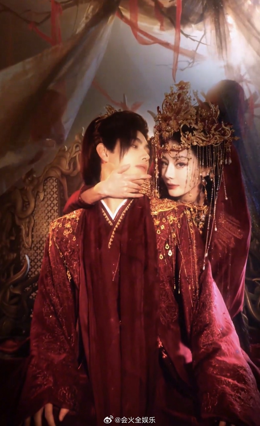 迪丽热巴陈飞宇大婚转场视频迪丽热巴白日提灯鬼新娘造型 求全世界来品鉴思胥万千女上