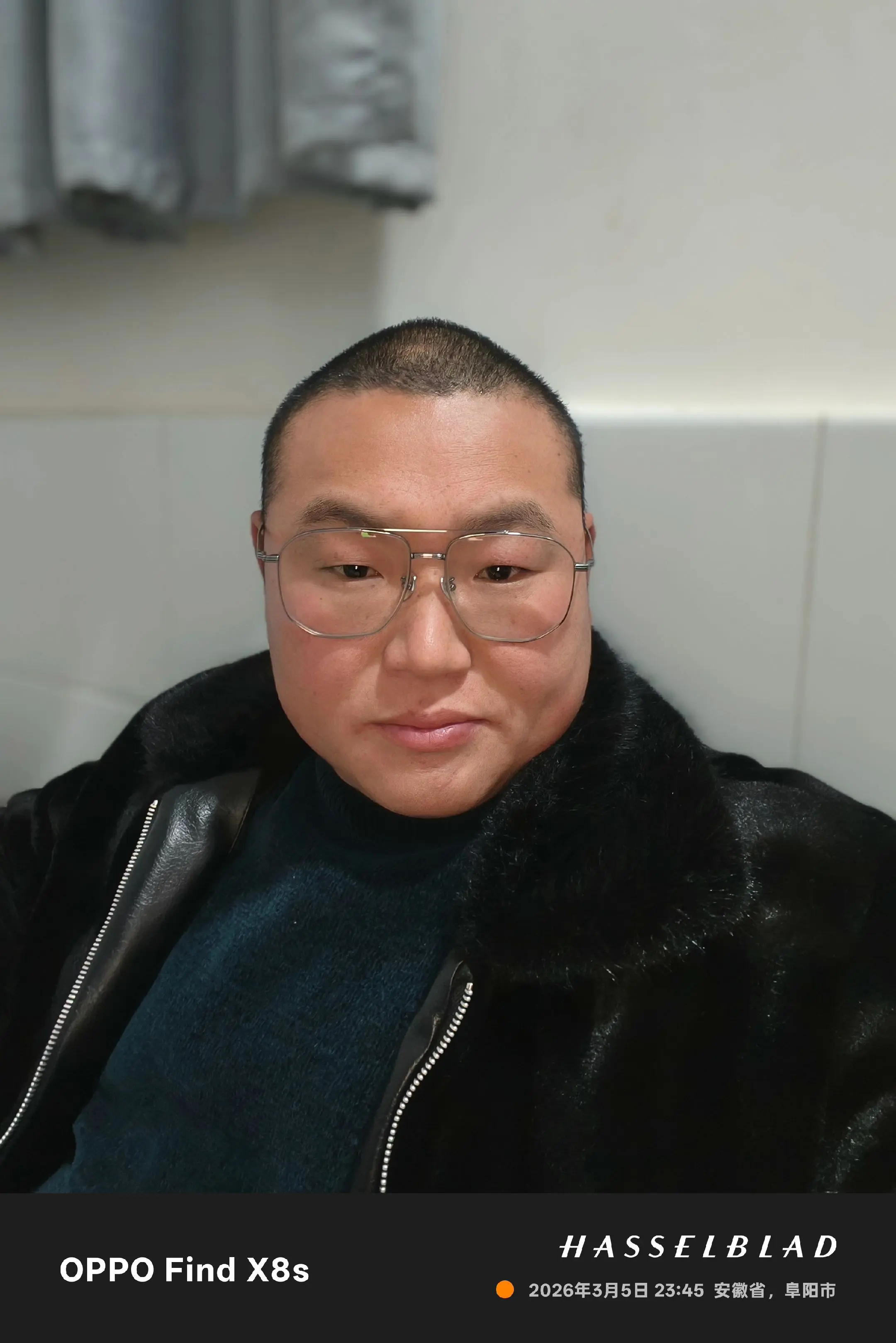 ✨岁月在脸上刻满故事，每道痕迹都是勋章呀！😎 镜头里的自己，藏着多少...