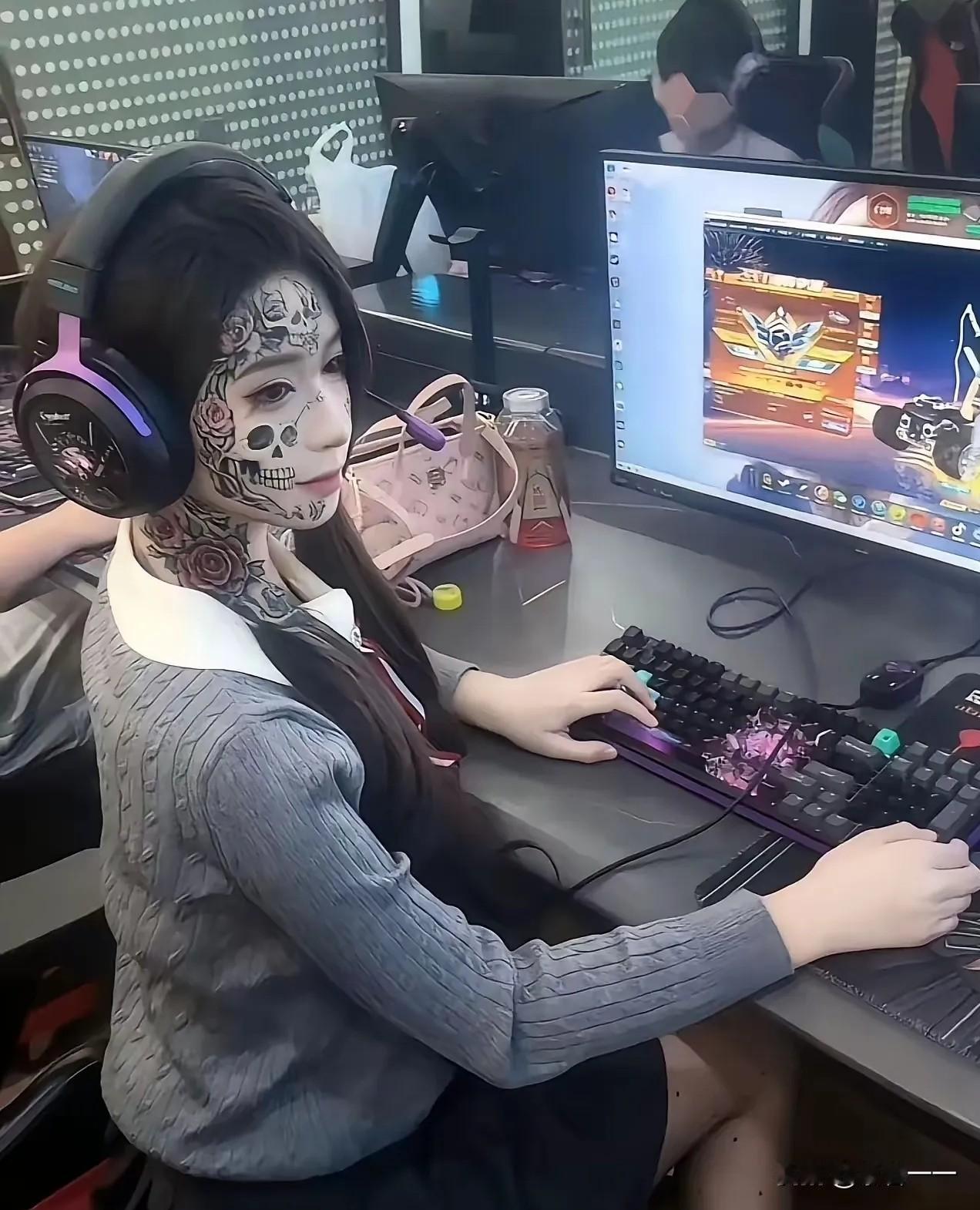 我敢肯定，要不了几年，这个女孩肯定就会后悔！

见过在前胸、后背、手腕和脚腕上纹