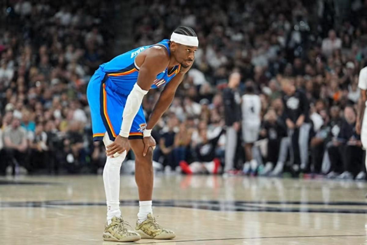 NBA25-26赛季，最终笑到最后的，是东部的尼克斯队，成功夺得了总冠军，这个结