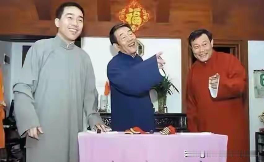 杨议大哥杨威拒绝高额商家直播带货合同！相声圈两件事对照看：流量是光环，更是沉甸甸