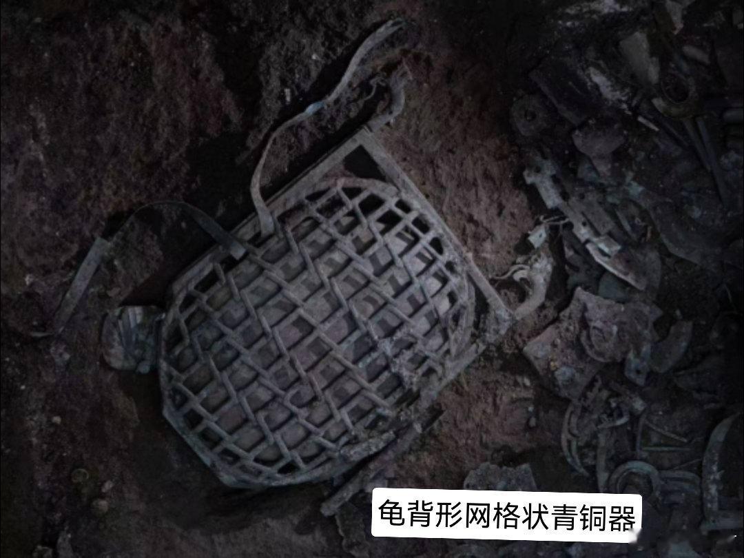 节后上班第二天，国庆假期沉浸式“吃吃吃”的你，综合症了没？来看看三星堆7号坑“镇