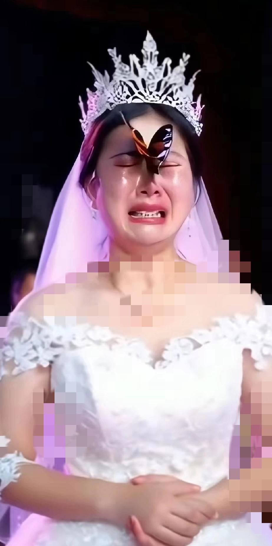 破防到不行！
      婚礼上那只落在新娘脸上的蝴蝶，哪里是偶然，分明是奶奶跨