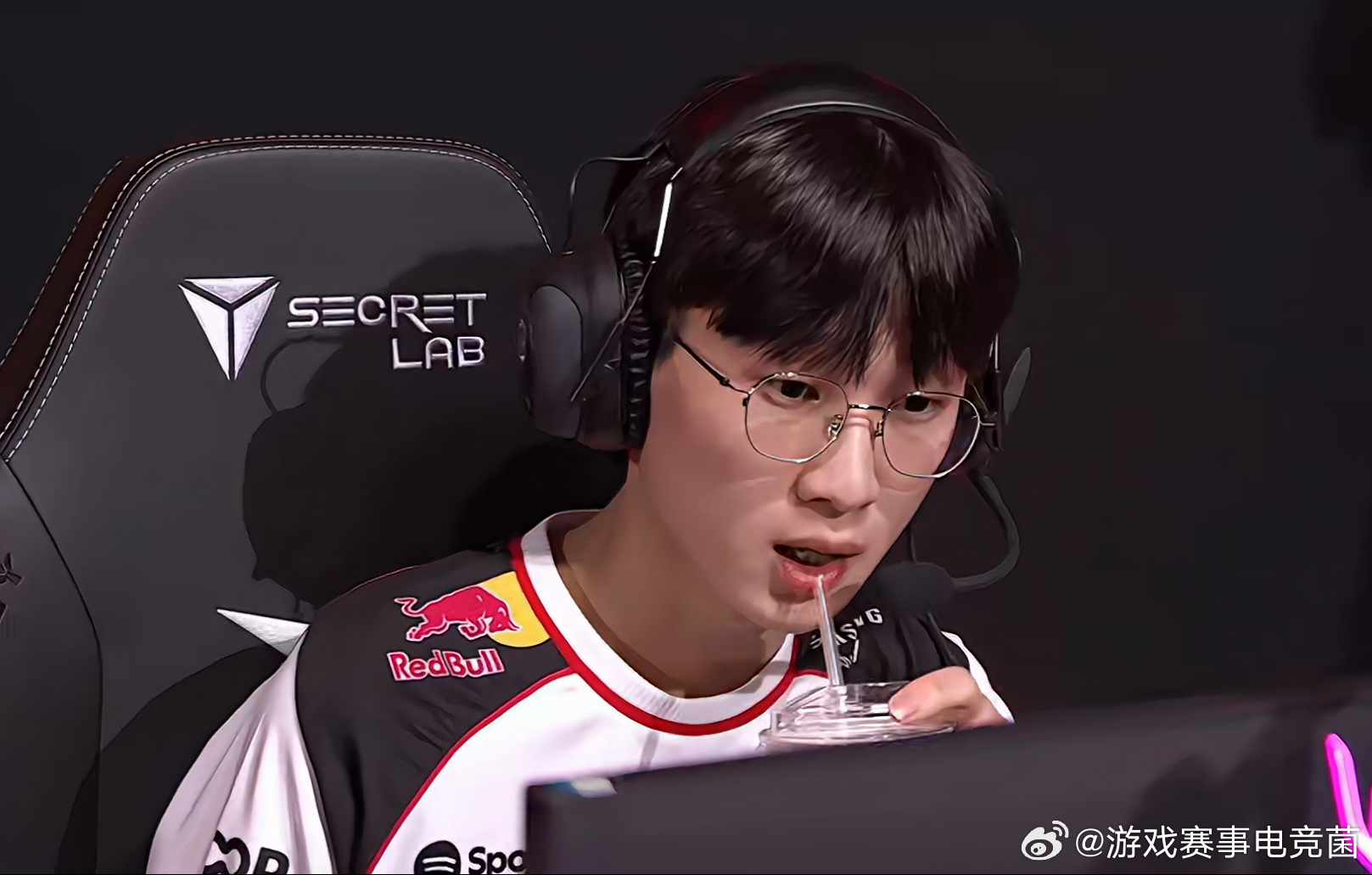 韩网热议T1换人：时机很奇怪！Oner确实给了太多上新人的余地众解说看T1换下O