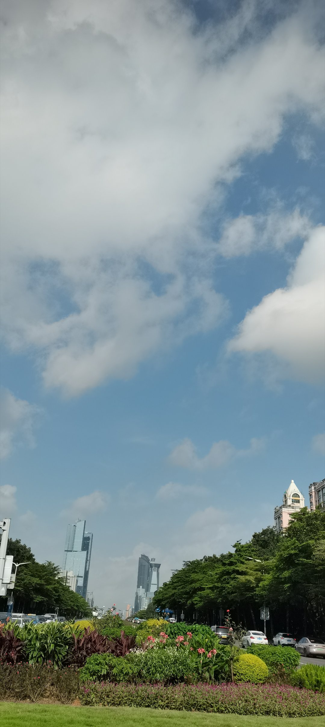 本周深圳先雨后热深圳这两周的天气堪称极致双重折磨，节奏切换得让人猝不及防：7月1