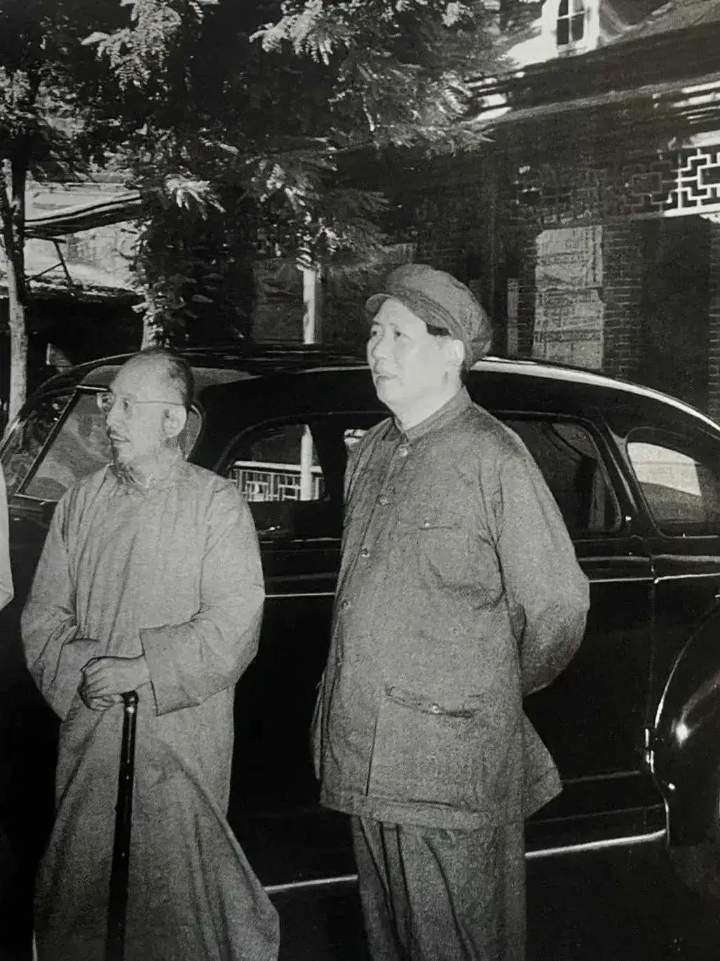 柳亚子是我国现代著名诗人，也是爱国民主人士。
毛主席与他之间的诗词唱和，成为中国