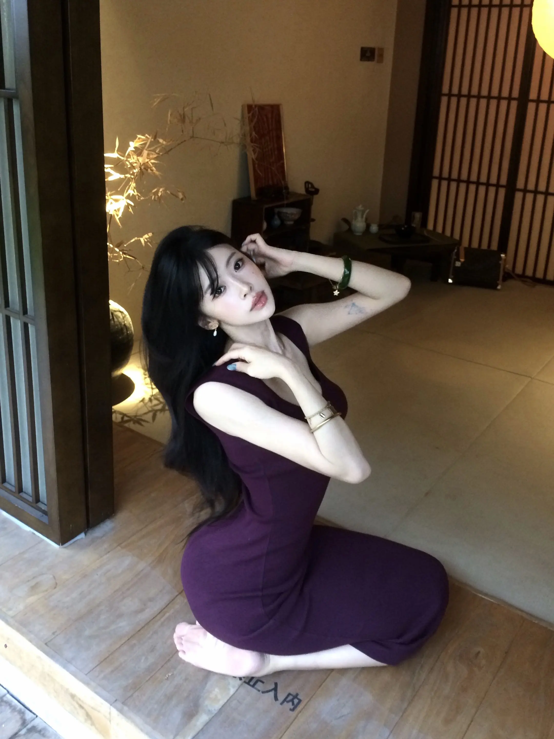 淡淡胭脂遮住了思绪。