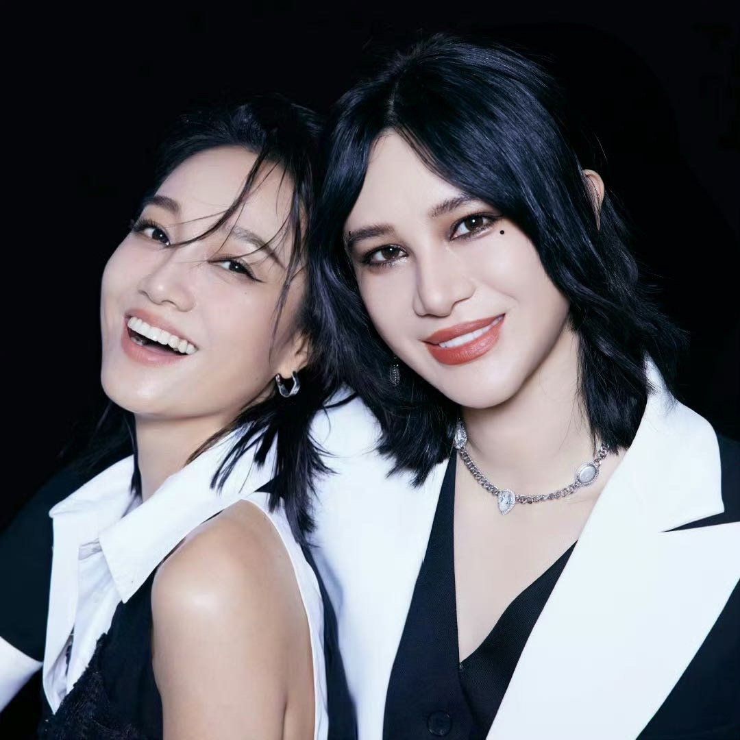 尚雯婕红毯回应朱丹全英文祝福 在尚雯婕的生日之际，朱丹用全英文送上了真挚的祝福，