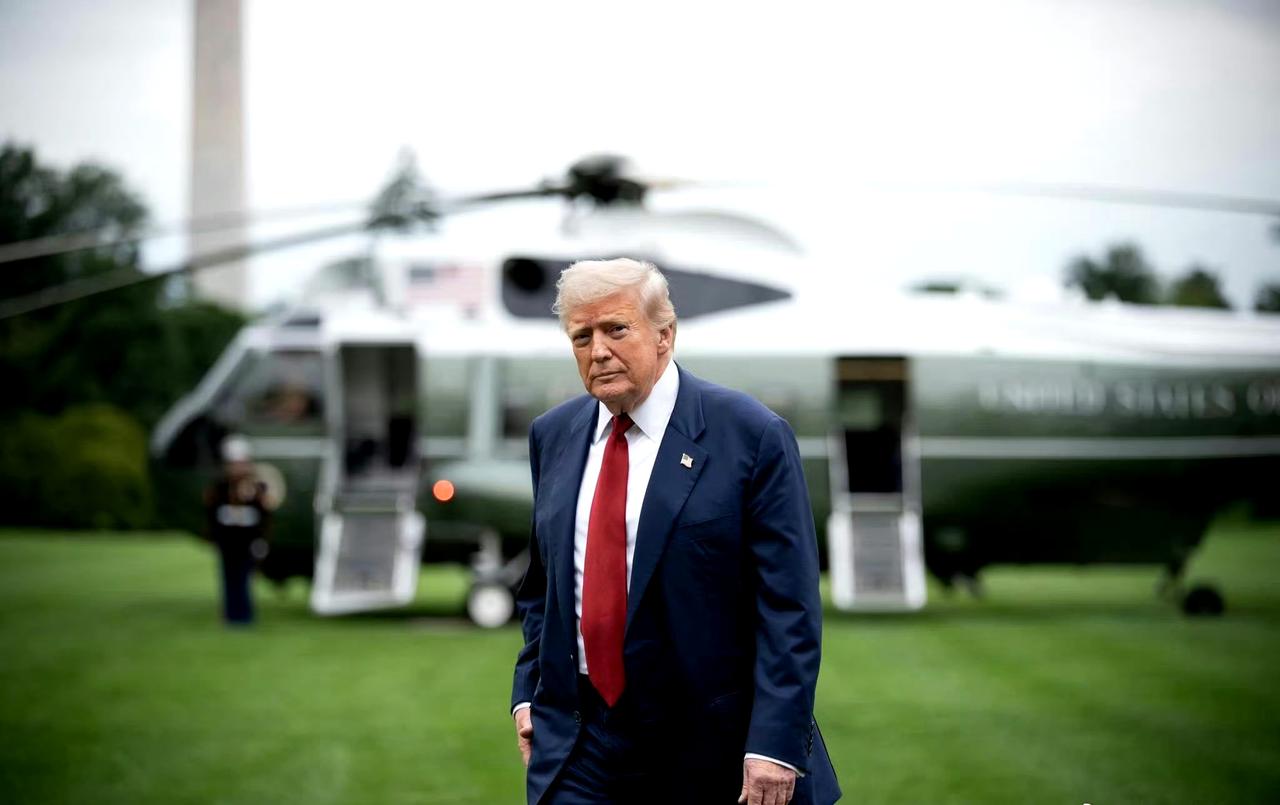 英媒说，现在特朗普在外交领域有两件头等大事，即斡旋俄乌冲突和与中国签署贸易协议，