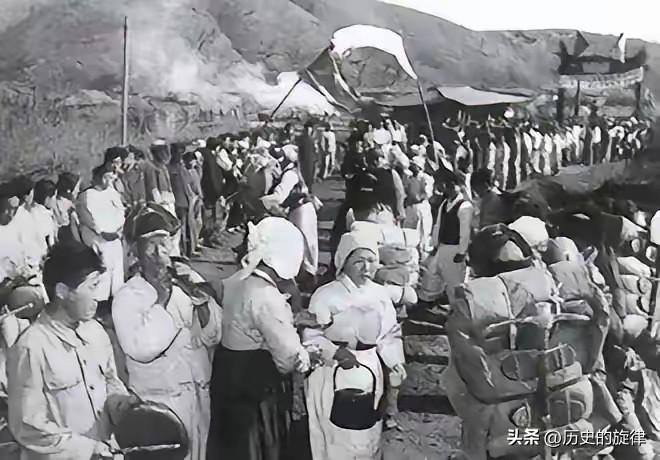 1958年志愿军分批撤离朝鲜，一名战士死活不肯登车回国，金日成看完报告，特批一份