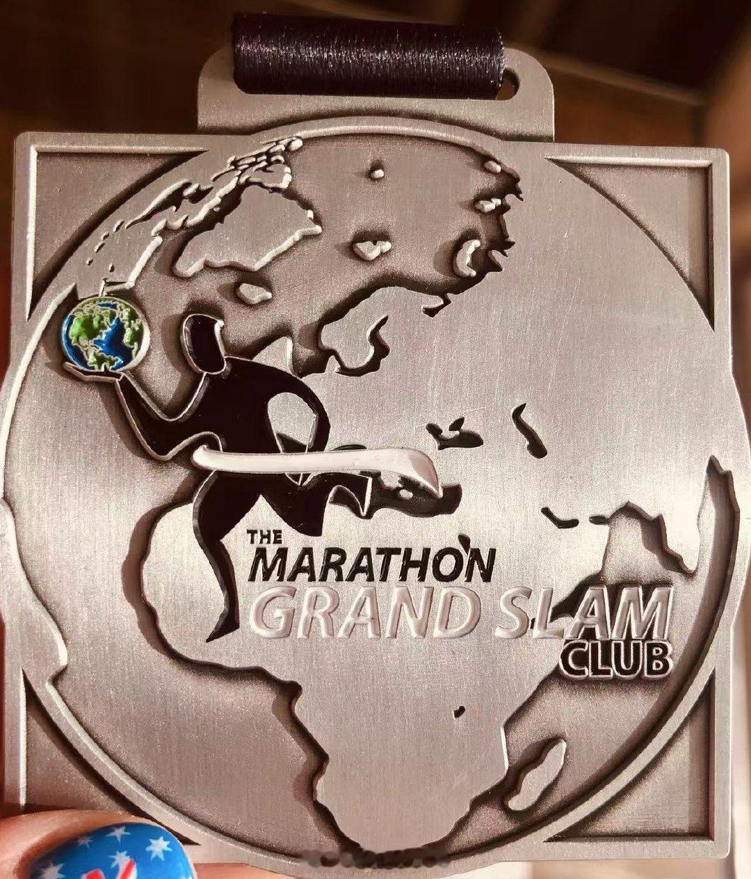 Marathon Grand Slam Club 马拉松大满贯俱乐部的奖牌。就是