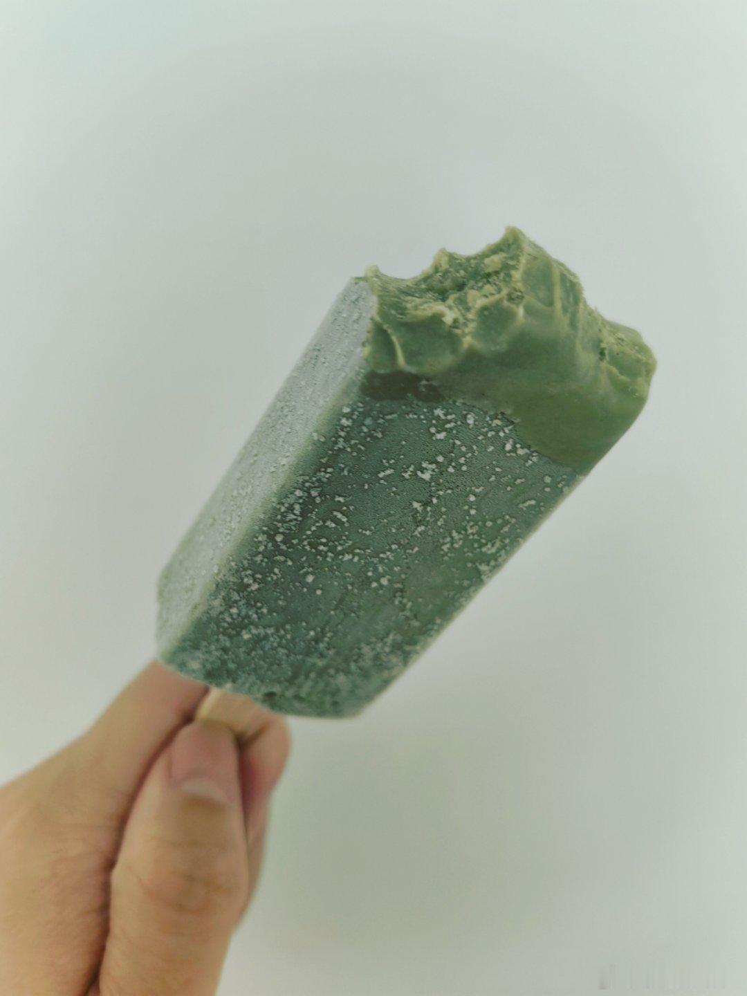 夏天我真挺爱吃绿豆雪糕的，好吃不贵自己做过绿豆的不好吃