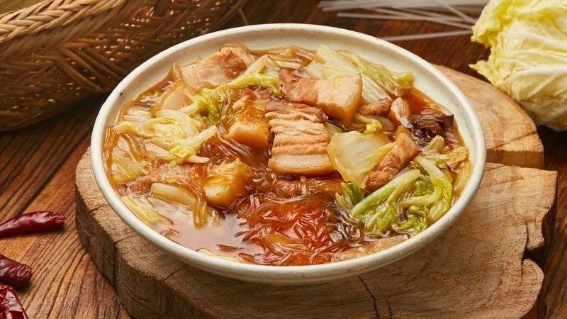 猪肉炖粉条是东北的,还是山东的?
跟山东朋友争论个事儿：猪肉炖粉条到底是哪儿的？