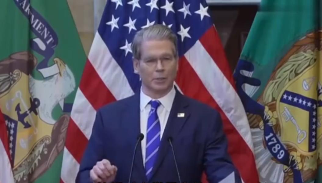 美国财政部长贝森特周二在CNBC播出的节目中就中美未来关系发表评论，他表示，“正