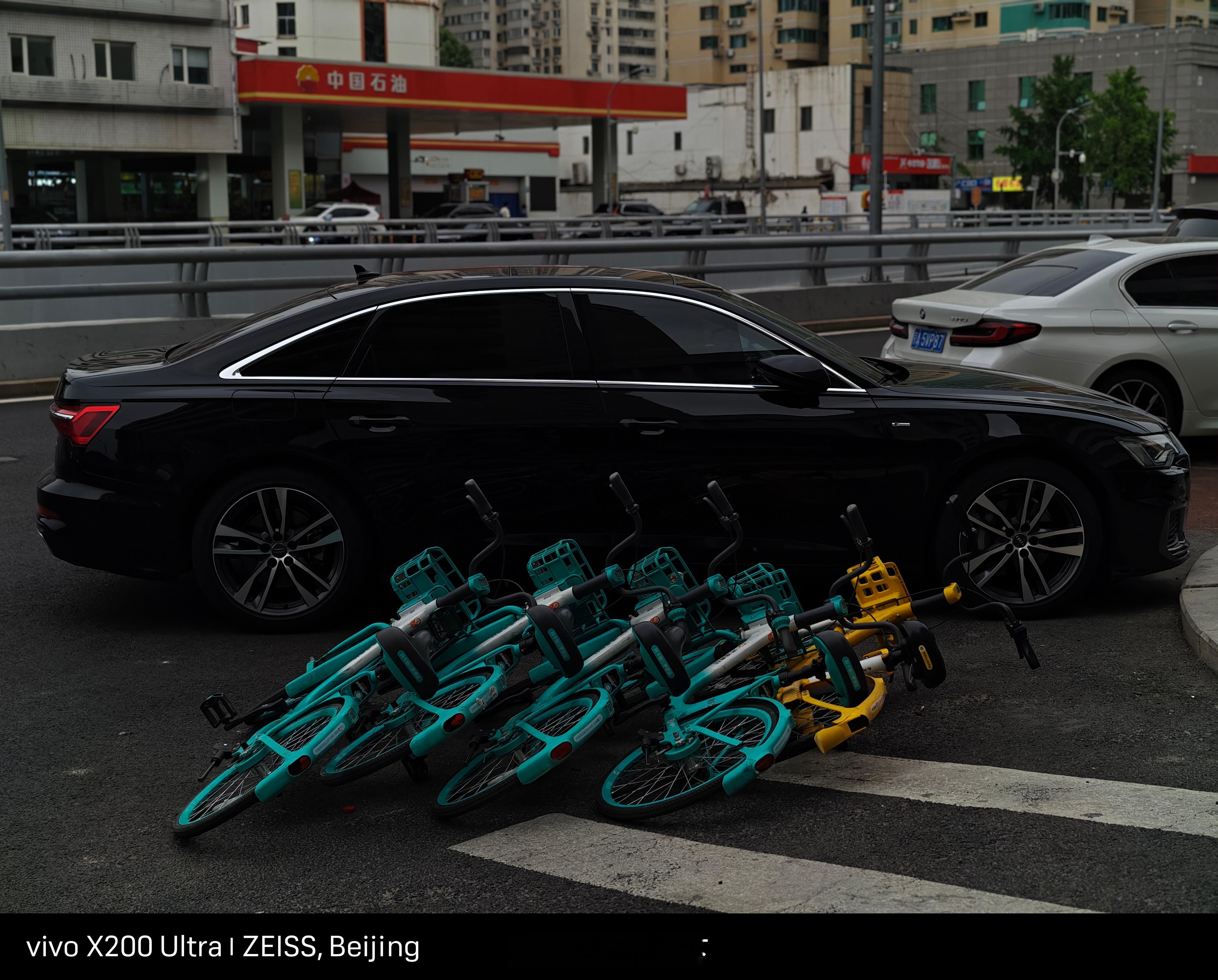 如果你喜欢拍照？一定要试试vivo X200 Ultra。新增“人文街拍相机”妥