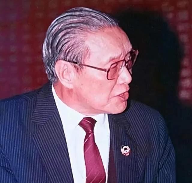 1981年，67岁的沈醉得知女作家莫耶，就是自己的初恋白云时，激动不已，可还没等