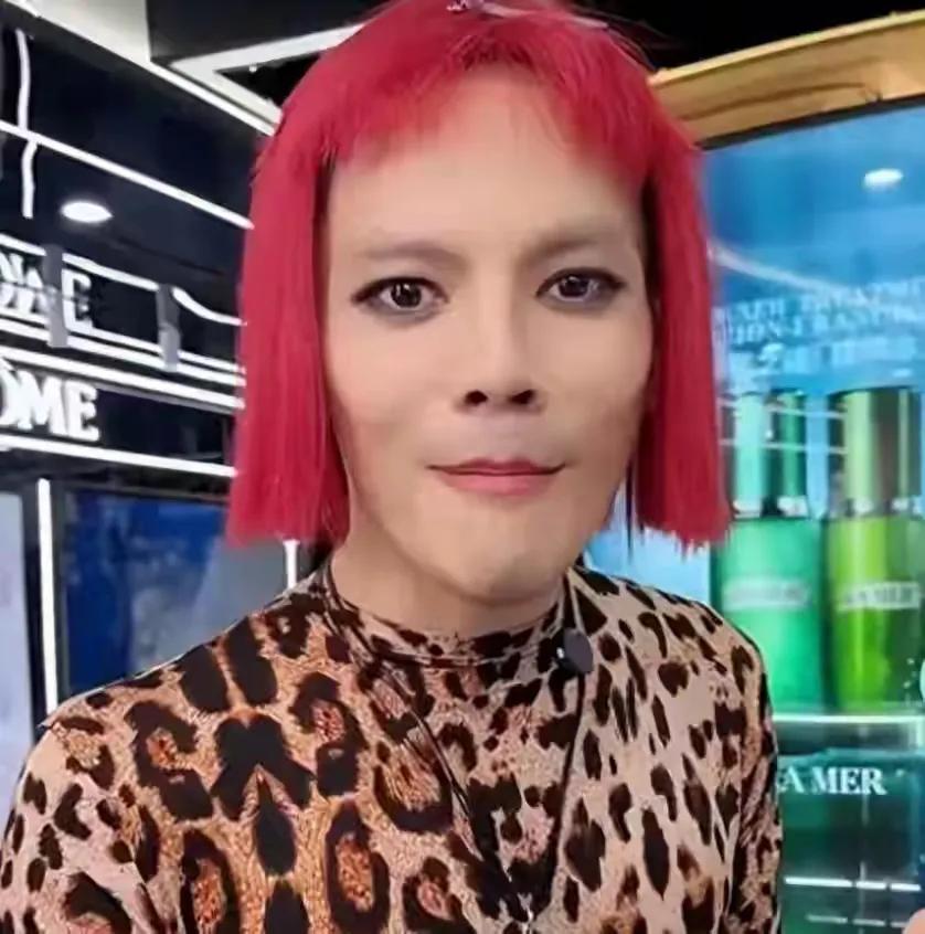 又是直播，又是卖包包，向家是不是真的要破产了？

近日关于向家破产的言论在网上引