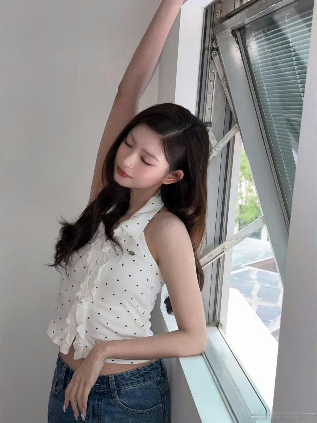 杜华说王怡人的价值是赚钱赚钱赚钱杜华在节目上压榨员工一档访谈撕开经纪行业内幕，只