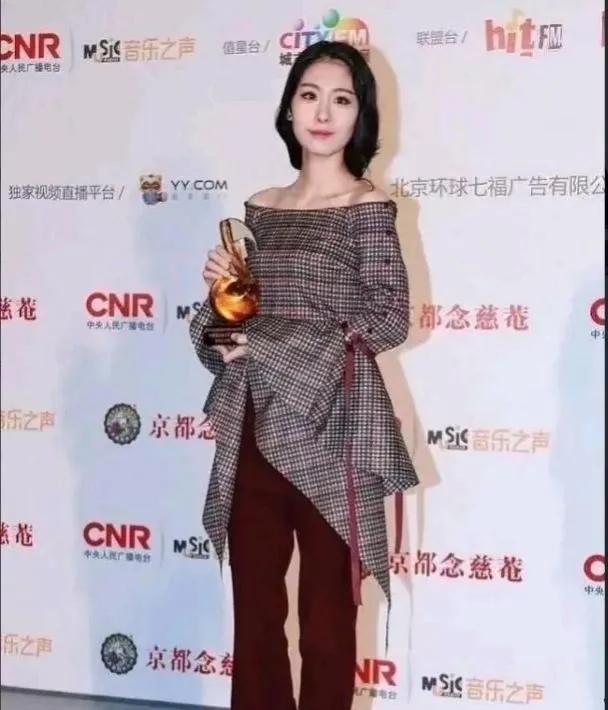 不是瘦显老，是太瘦显老，太胖也显老啊[比心][比心][比心]