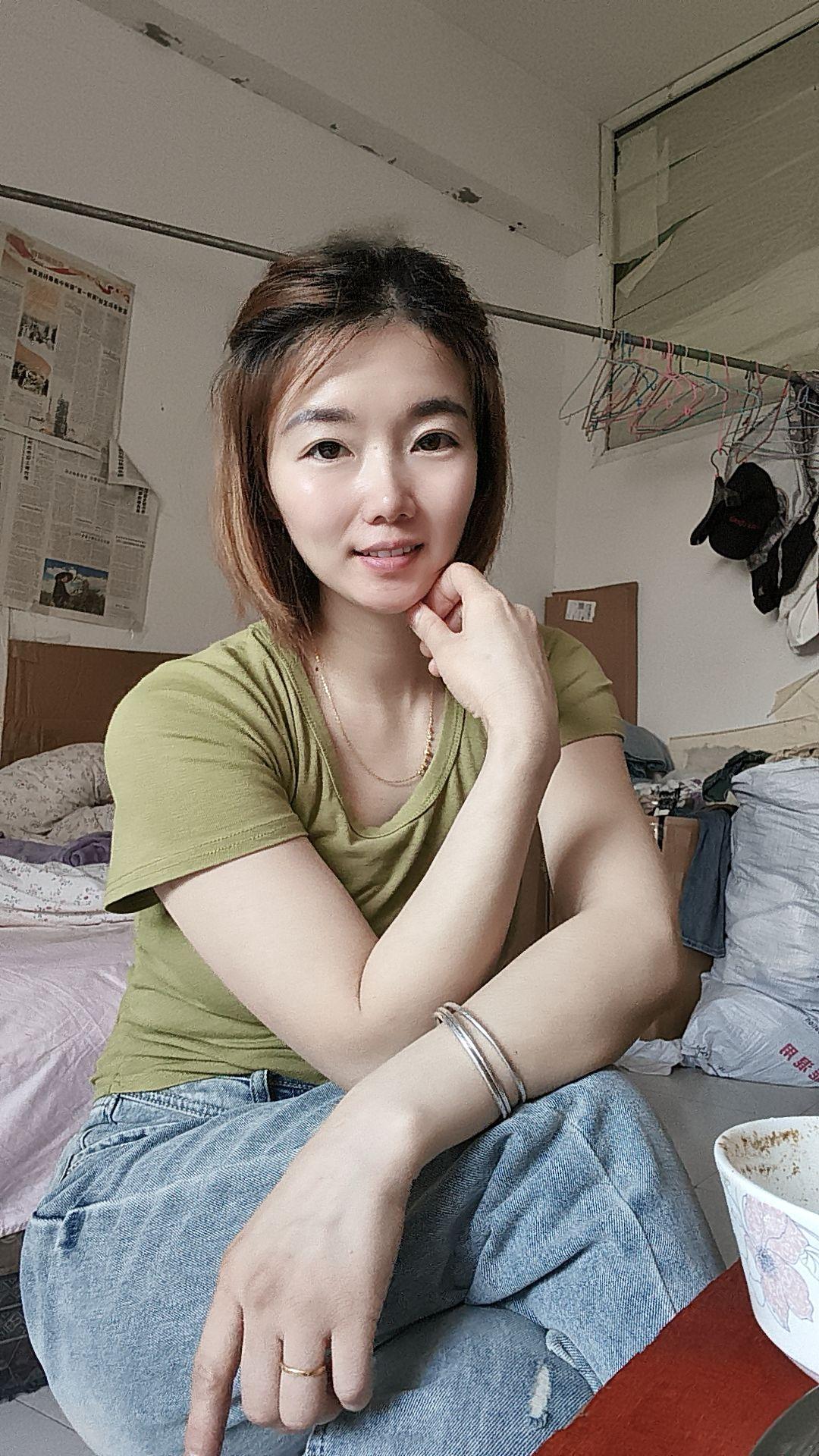 谁都靠不住，除非你有用，在这个烟换烟酒换酒的时代，不要高估你和任何人的...