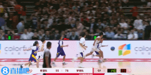#周鹏带儿子上姚基金慈善赛# 父子同台比老詹还早[笑cry] ​​​