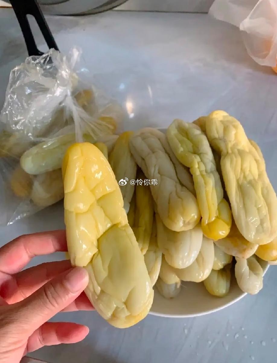 朋友寄来的，不敢发朋友圈哈哈哈哈哈哈哈哈哈同事寄特产 