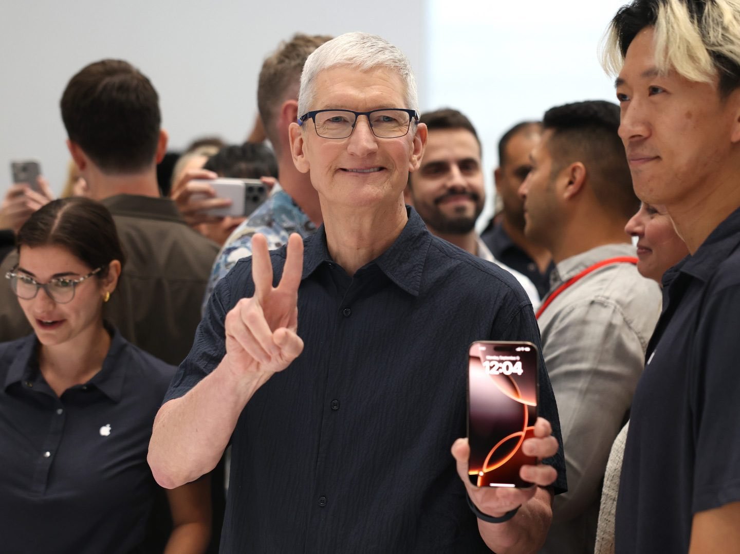 在刚刚过去的苹果财报会议上，Tim Cook明确表示：iPhone的创新仍未结束