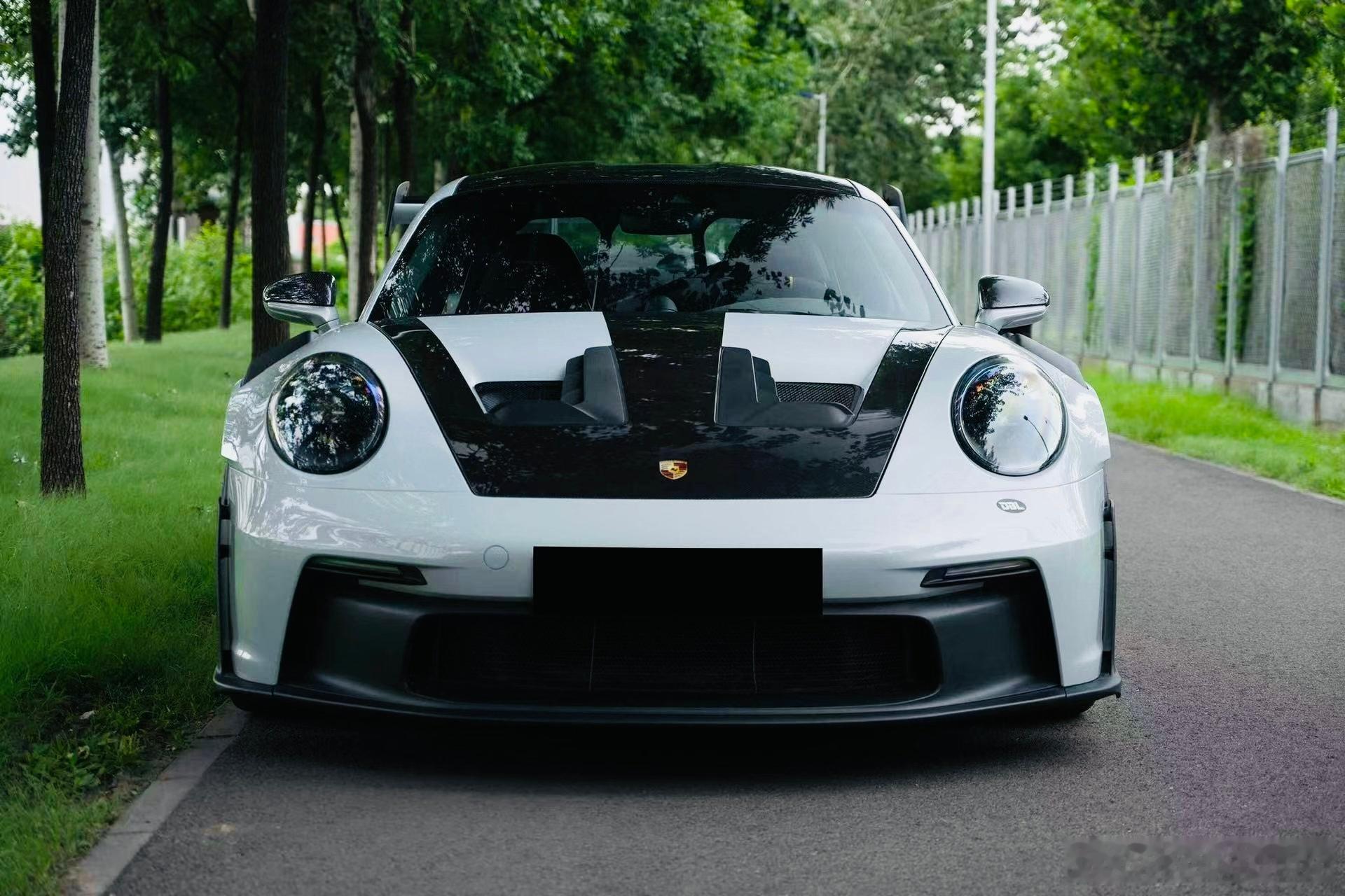 保时捷911 GT3RS落地价518万起​电车只是需求，内燃机才是要求！ ​​​