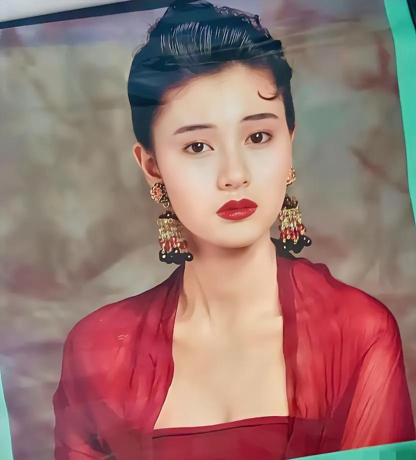 李嘉欣
海报[比心]
