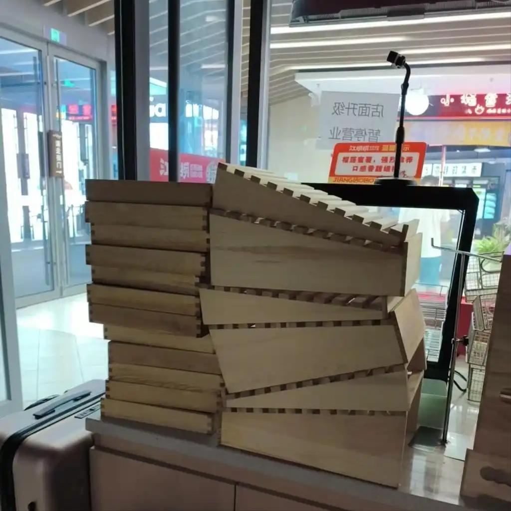 卖房砸150万开自助火锅，4个月血本无归：赚钱的从来不是开店的人
很多人以为开店