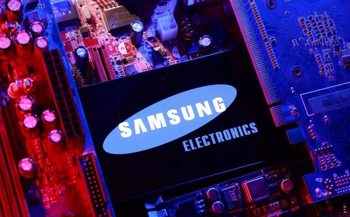 存储芯片短缺持续！AI驱动下全球存储芯片“存储荒”加剧，三星HBM4芯片拟涨价2