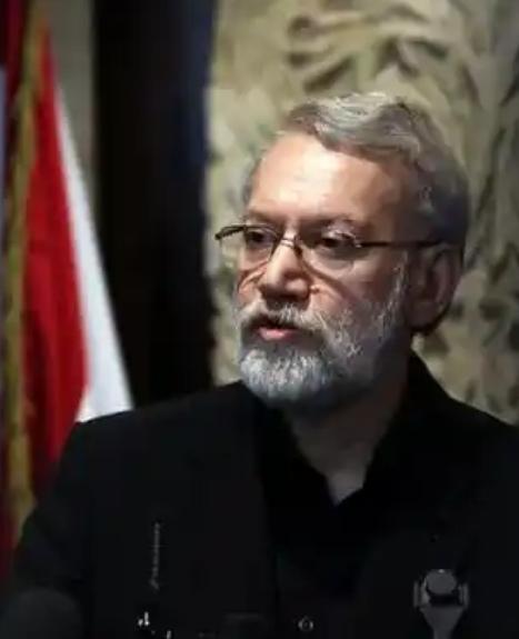 【以色列国防军16日晚袭击了伊朗最高国家安全委员会秘书拉里贾；目前以方正在了解拉