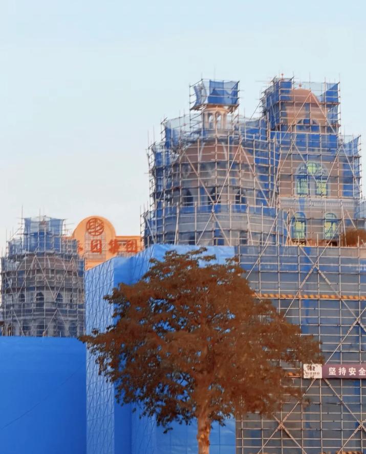今年除夕的中洲岛烟花有望了！！[狗头]

有消息称，中洲岛的脚架春节前能拆除！