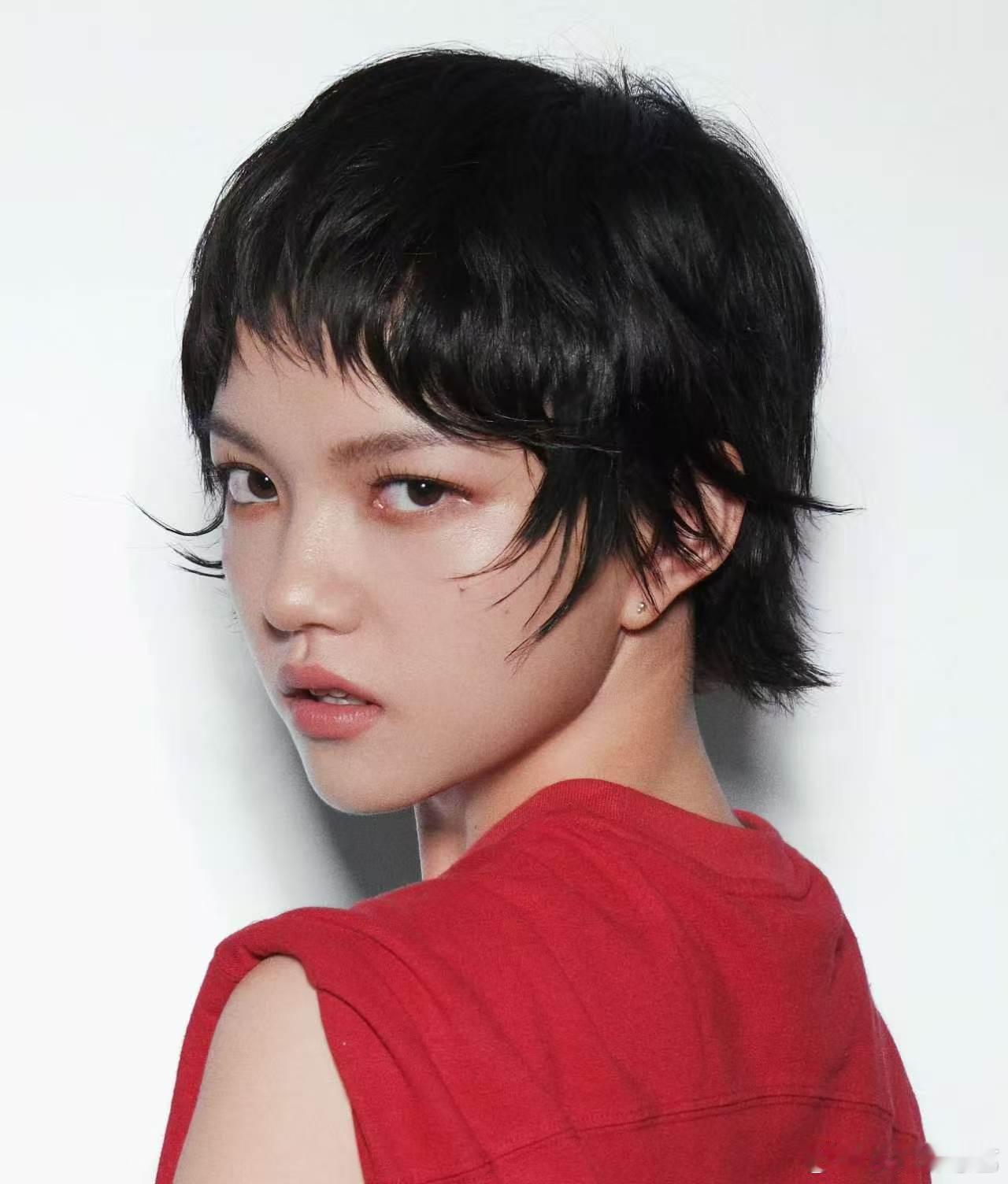 十日终焉兰西雅饰苏闪 咱就是说十日终焉兰西雅饰苏闪，真的是太棒了呀，妹妹的演技真