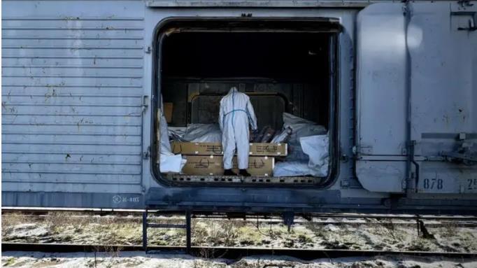 敖德萨附近滞留载有2000具乌军武装分子尸体的列车已一年
    在敖德萨火车站