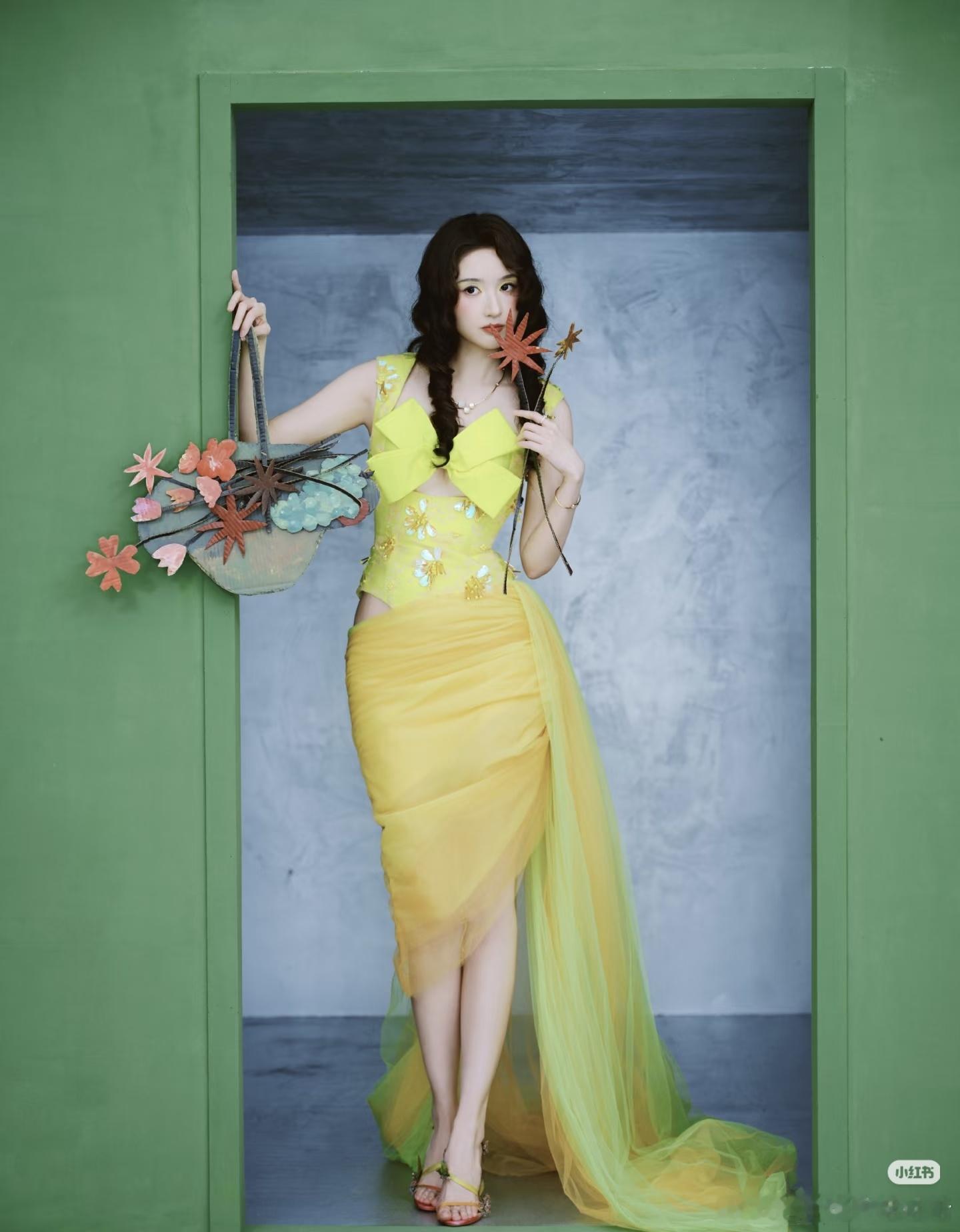 女明星VOGUE盛典出发图一组出发图先睹为快！女明星奔赴VOGUE盛典，抓拍的生