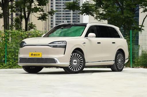 问界M9：把“车内体验”摆在前面的豪华SUV，确实戳中了很多家庭用户
 
我觉得