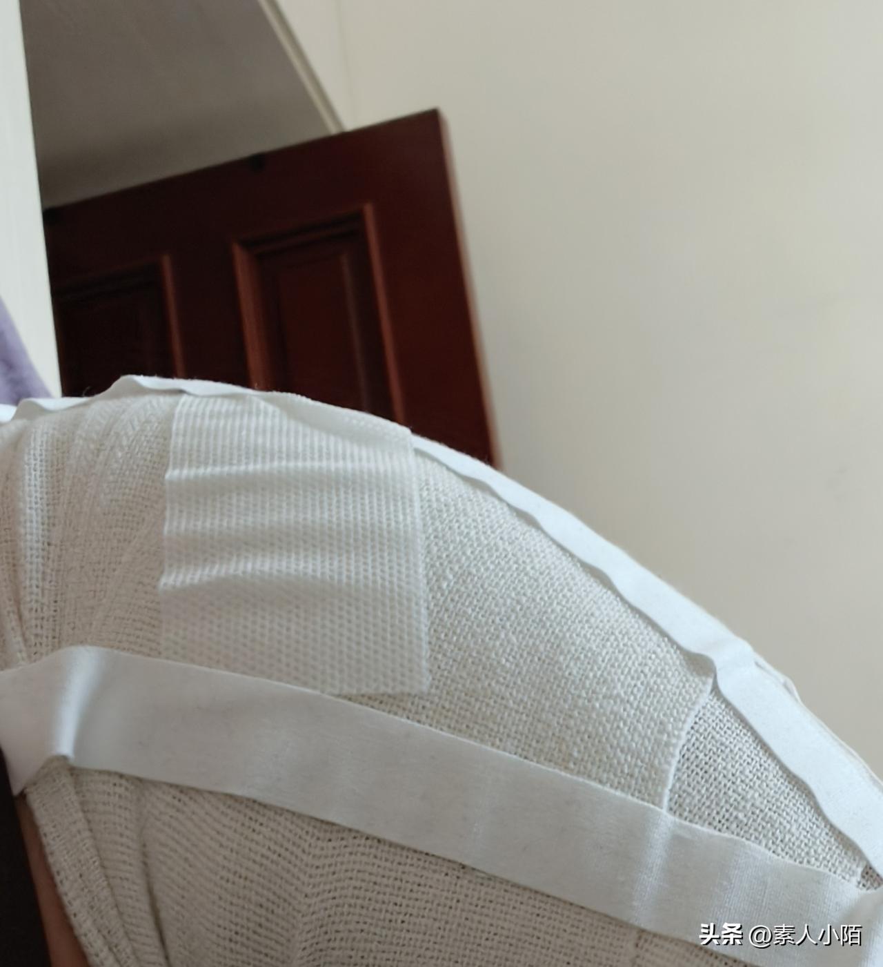 不能被同等对待真的很痛苦！
最近做了手术，双手不能活动，每天要自己去医院打针，家