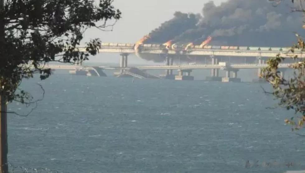 乌克兰改口了！乌国防部承认袭击克里米亚大桥，越来越多黑幕浮出水面

来源:海峡快