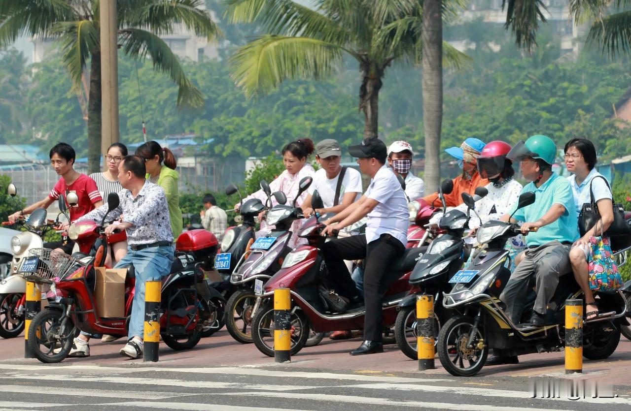 你知道，全国哪个省份电动车最多？
10，湖南，人口6600万，电动车1300万辆